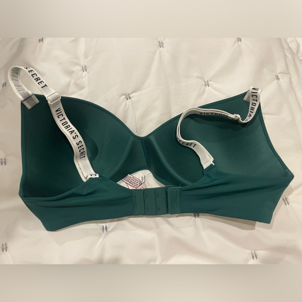 Bras - Picture 5 of 8